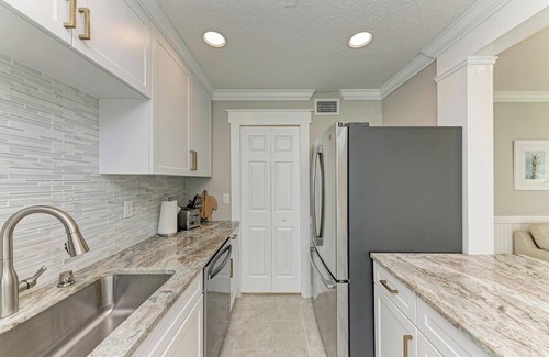 Whitney Beach Casa | Bayfront Bliss – Sleeps 6, Near Anna Maria Island