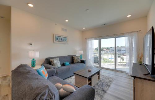Rehoboth Beach Apartamento | Bayfront Condo with Pool Access, Near Rehoboth Beach