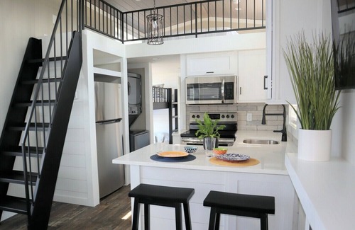 Sandusky Cabaña | Bayfront Cottage #4, Beautiful Views