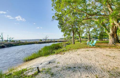 Florida Panhandle Casa | Bayfront Haven Group Getaway in Milton!
