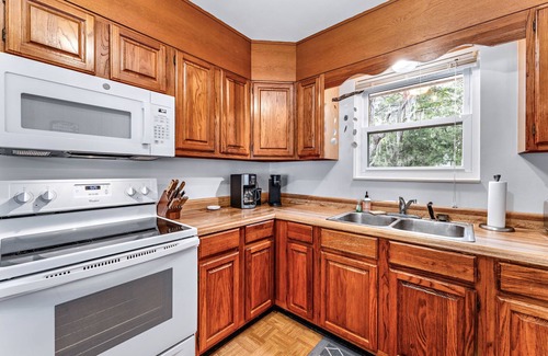 Eastpoint Casa | Bayfront Home just minutes from St. George Island! Sleeps 8! Private Estate!
