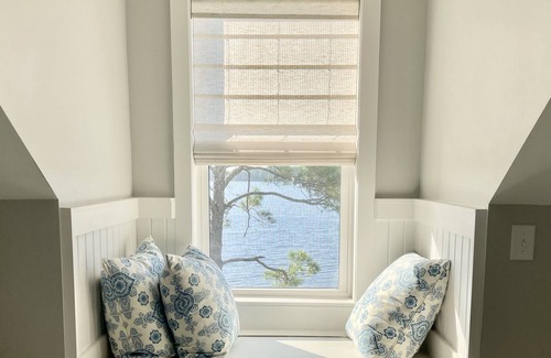 Navarre Casa | Bayfront home with private pier, boat moorage, patio, & amazing water views