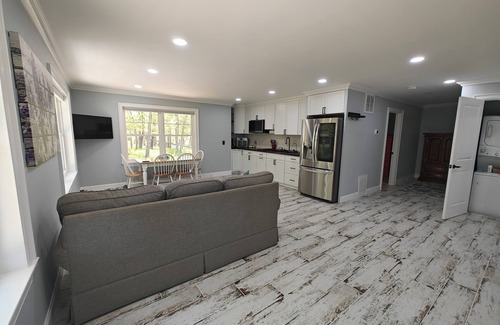 Flanders Apartamento | NEW CONSTRUCTION, WATERFRONT house in Southampton town NY on a nature preserve!