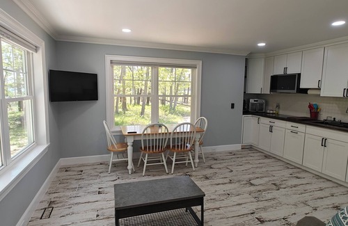 Flanders Apartamento | NEW CONSTRUCTION, WATERFRONT house in Southampton town NY on a nature preserve!