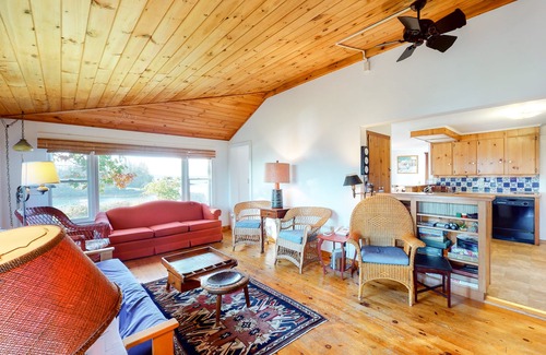 Port Clyde Casa | Bayfront house on Port Clyde Harbor with views, hot tub, beach access