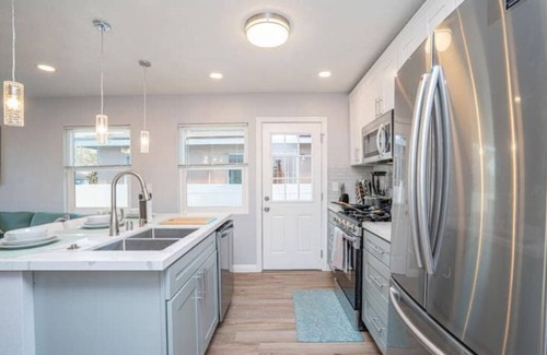 Lincoln Acres Casa | Bayfront Newly Remodeled Home #B