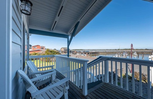 Bandon Casa | Bayfront Queen | Bandon Marina Inn
