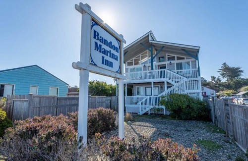Bandon Casa | Bayfront Queen | Bandon Marina Inn