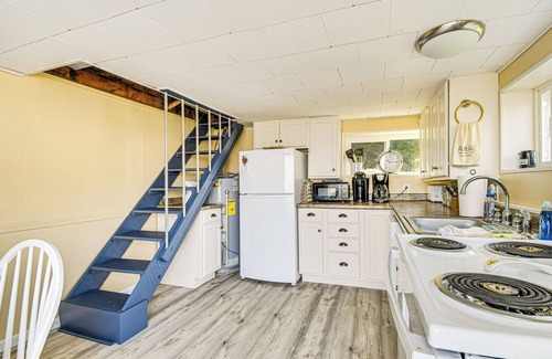 Red Creek Cabaña | Blind Sodus Bay Family Cottage w / Dock y Fire Pit!
