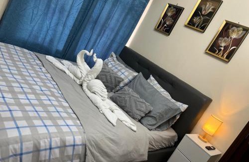 Pasay Apartamento | Bayfront Suite in Pasay, Manila Near NAIA Terminal, PICC, Star City, MOA and US Embassy - Pet-Friendly, Free Pool, Wi-Fi & Netflix