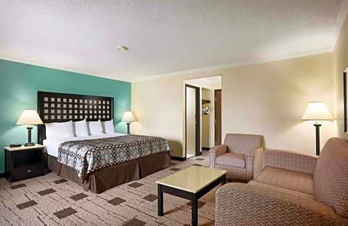 Fort Smith Hotel | Baymont by Wyndham Fort Smith