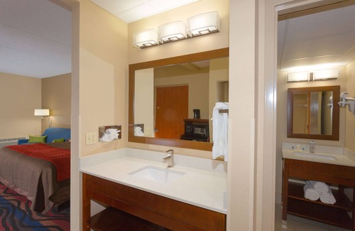 Bonita Springs Hotel | Baymont by Wyndham Bonita Springs Naples North