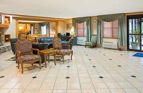 Conroe Hotel | Baymont by Wyndham Conroe