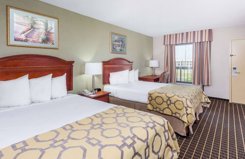 Clarksville Hotel | Baymont by Wyndham Clarksville Northeast