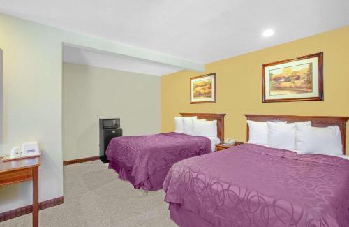 Coalinga Cabina | Baymont by Wyndham Coalinga