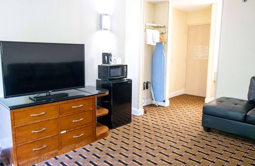 College Park Hotel | Baymont by Wyndham College Park Atlanta Airport South