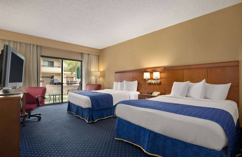 St. Andrews Hotel | Baymont by Wyndham Columbia Northwest