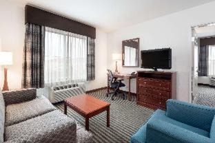 Dupont Hotel | Baymont by Wyndham Denver International Airport
