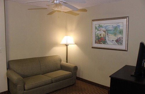 Biggar Hotel | Baymont by Wyndham Fort Myers Airport