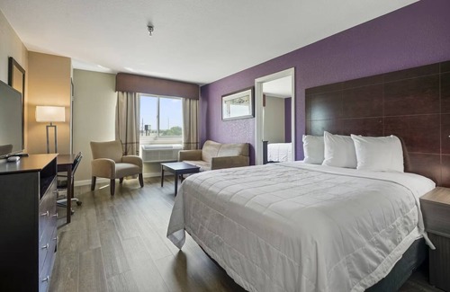 Dupont Hotel | Baymont by Wyndham Henderson-Northeast Denver