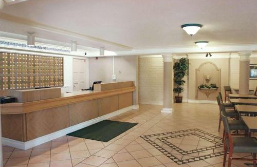 La Porte Hotel | Baymont by Wyndham Houston La Porte
