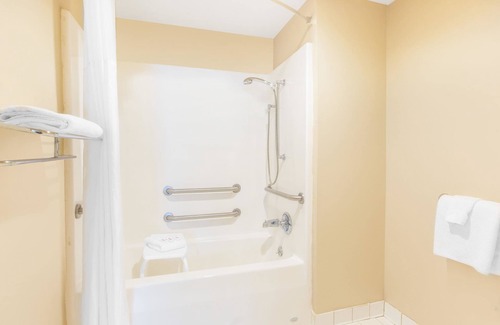 Jonesboro Hotel | Baymont by Wyndham Jonesboro