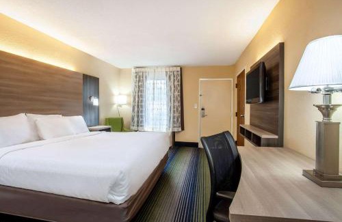 McDonough Hotel | Baymont by Wyndham McDonough
