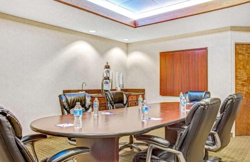 McDonough Hotel | Baymont by Wyndham McDonough