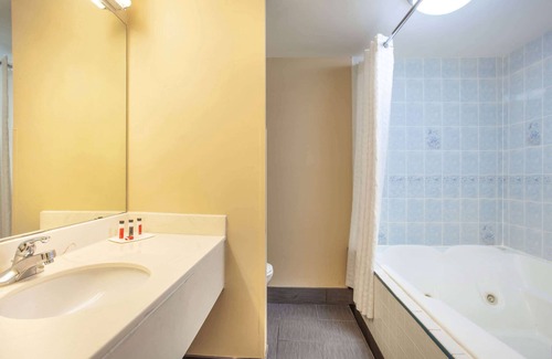 McDonough Hotel | Baymont by Wyndham McDonough