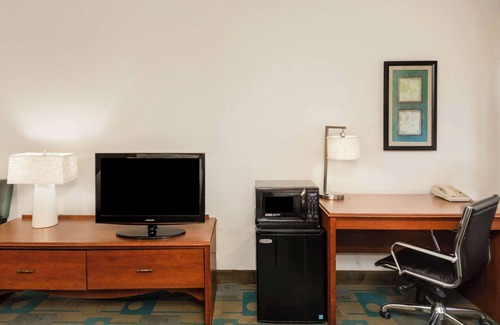 Meridian Hotel | Baymont by Wyndham Meridian