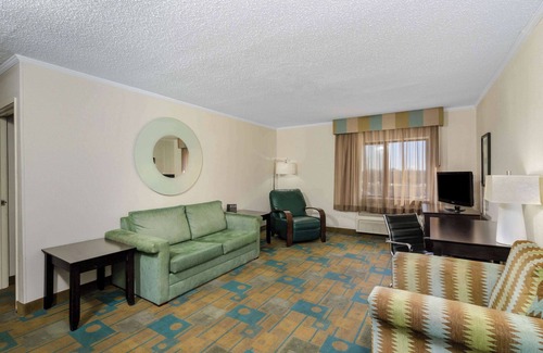 Meridian Hotel | Baymont by Wyndham Meridian