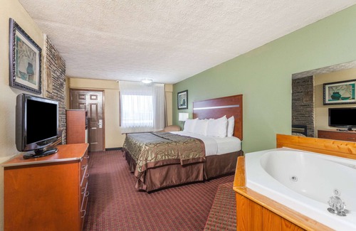 Pigeon Forge Hotel | Baymont by Wyndham Pigeon Forge near Island Drive