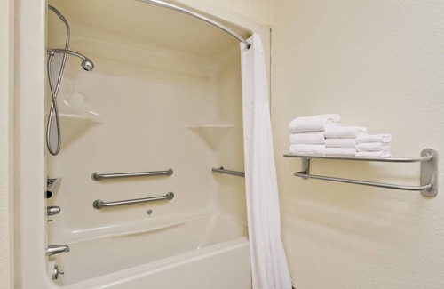 Santee Hotel | Baymont by Wyndham Santee