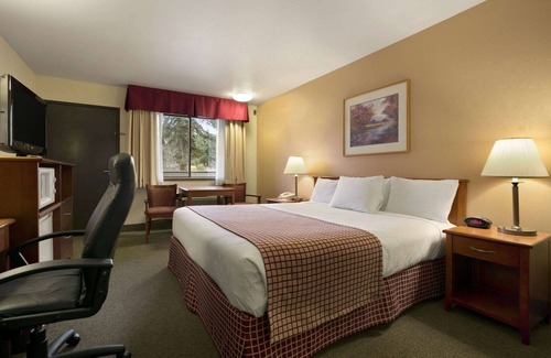 Totem Lake Hotel | Baymont by Wyndham Seattle/Kirkland WA