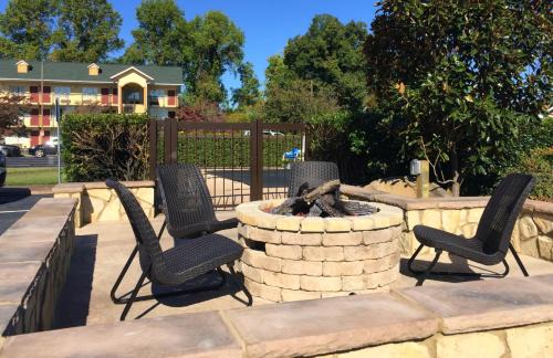 Sevierville Hotel | Baymont by Wyndham Sevierville Pigeon Forge