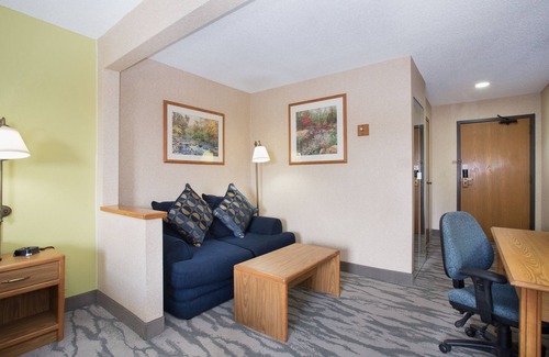 Thornton Hotel | Baymont by Wyndham Thornton