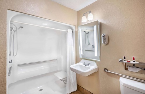 Tupelo Hotel | Baymont by Wyndham Tupelo