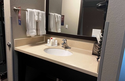 College Station Hotel | Baymont by Wyndham College Station