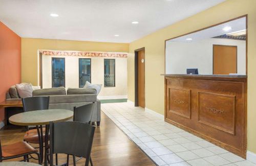 Huber Heights Hotel | Baymont Inn & Suites by Wyndham Huber Heights Dayton Northeast