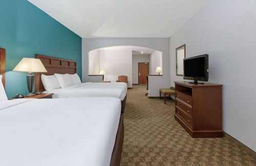 Glen Rose Hotel | Baymont Inn & Suites by Wyndham Glen Rose