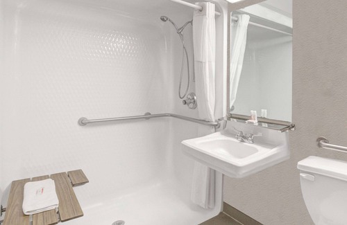 San Marcos Hotel | Baymont Inn & Suites by Wyndham San Marcos Outlet Malls