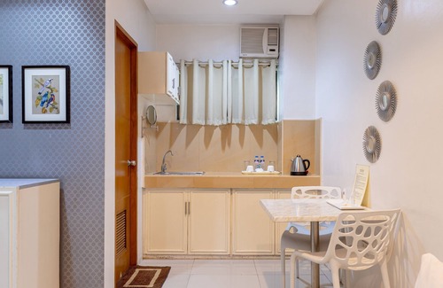 Baclaran Hotel | Baymont Suites & Residences