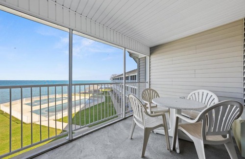 Put-in-Bay Hotel | BayShore #338