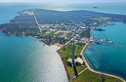 Put-in-Bay Hotel | BayShore #338