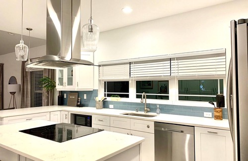 Laurel Casa | Bayshore Beach House - Walk to Nokomis Beach! Close to Siesta Key, Venice Beach