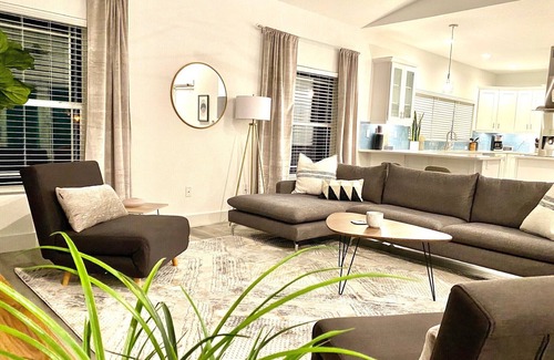 Laurel Casa | Bayshore Beach House - Walk to Nokomis Beach! Close to Siesta Key, Venice Beach