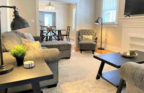 SoHo Casa | Bayshore Beauty Stylish 3BR SOHO Bungalow near Hyde Park