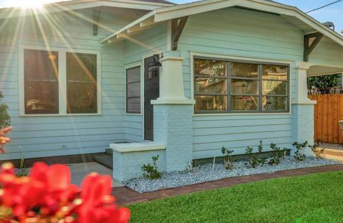 SoHo Casa | Bayshore Beauty Stylish 3BR SOHO Bungalow near Hyde Park