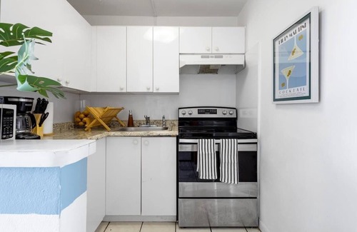 North Bay Village Apartamento | Bayshore Bliss, Cozy with Water Views of Miami Bay