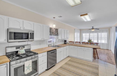 Keansburg Casa | Bayshore Bungalow - Your Perfect Beachside Escape